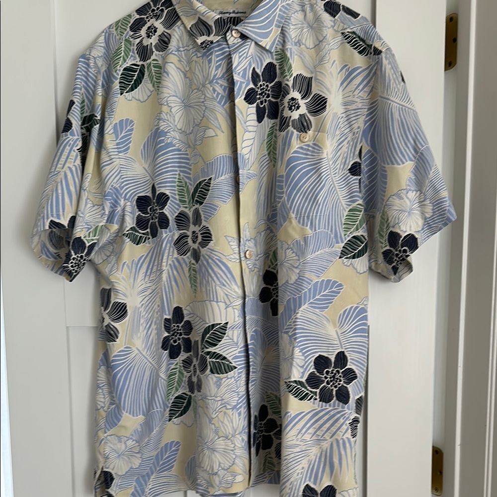 Silk blend CoolMax textured short sleeve camp shirt